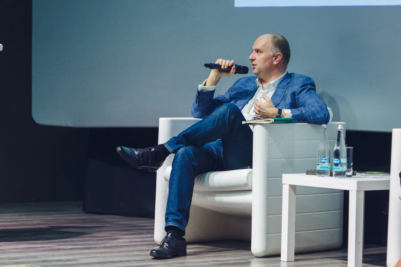 DATA. DIGITAL. DEVELOPMENT